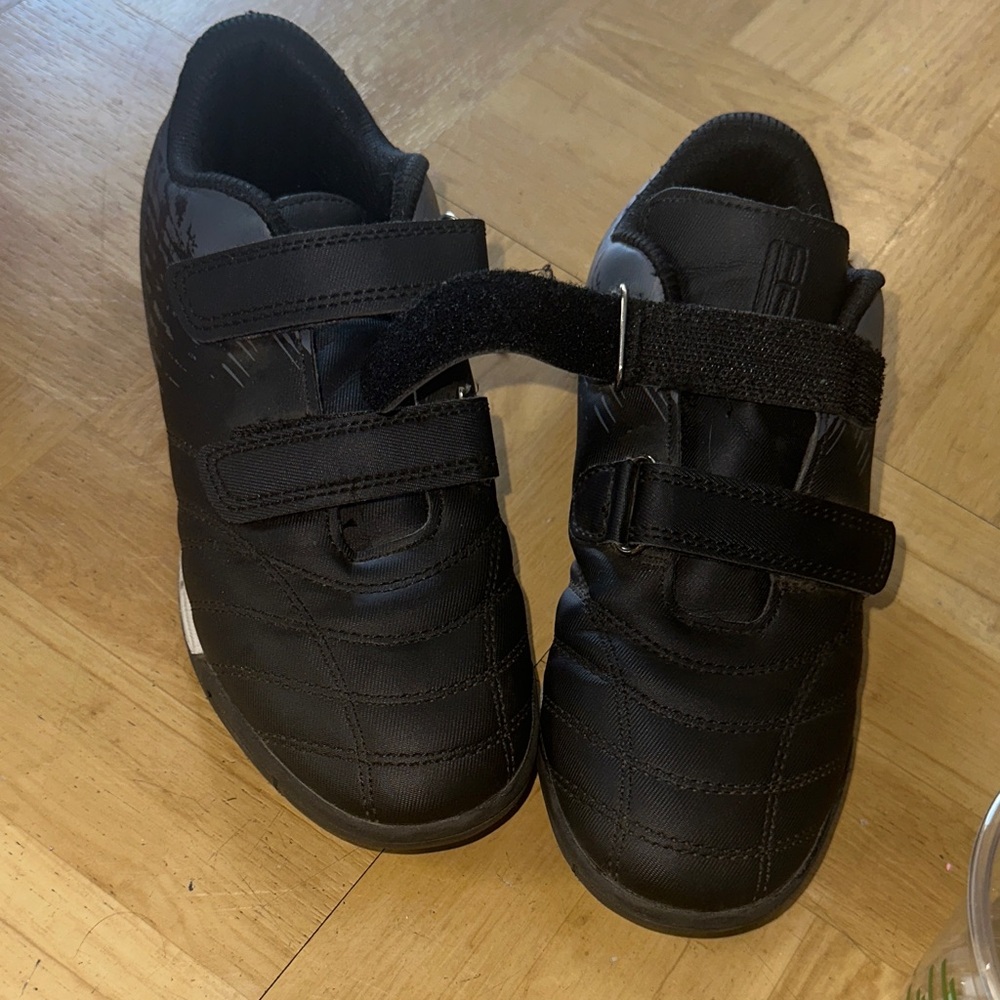 Kids Black soccer Shoes